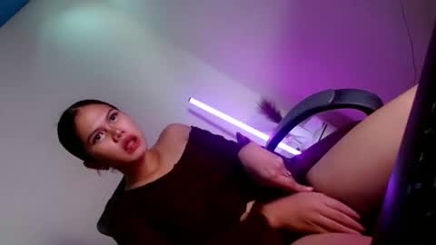natasha_leigh online show from April 25, 5:43 pm