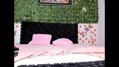 Snapshot of natashahot_21 chatting on January 9, 4:17 pm natashahot_21 online show from January 9, 4:17 pm