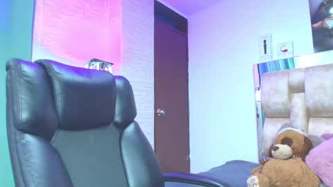 Snapshot of natasharobbins chatting on October 5, 3:26 am   online show from October 5, 3:26 am