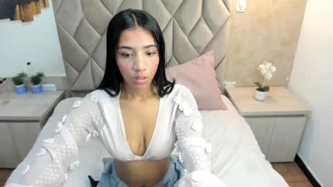 NATH QUIM online show from January 28, 8:15 pm