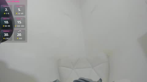 Nathalia Isaza online show from June 18, 8:47 pm