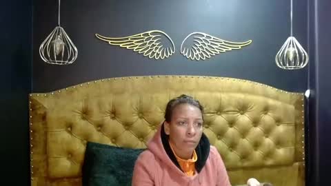Snapshot of nathaliasmith3x chatting on February 24, 3:02 am Nathalia online show from February 24, 3:02 am
