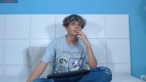 nathanbell1 online show from September 18, 5:00 am