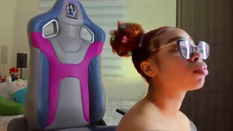 Nathasha online show from December 12, 6:53 pm