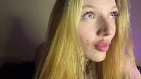 Juliana online show from July 17, 7:27 pm