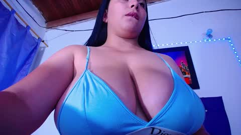  Annie  online show from October 9, 3:45 am