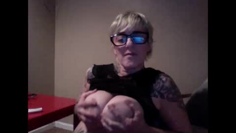 naturalbornsinfull online show from February 4, 2:26 am