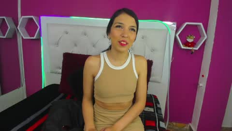 Snapshot of naty_dubois chatting on December 31, 3:45 am Naty online show from December 31, 3:45 am