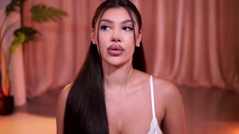 Naty online show from March 31, 7:36 pm