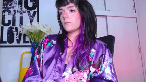 Em  please help me reach 100 thumbs up 3 online show from November 14, 5:09 am