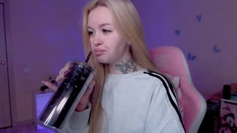 Mable online show from April 19, 1:17 am