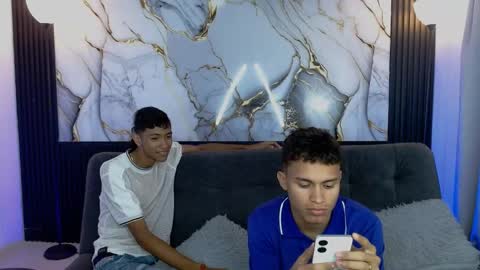 Jader  y  Esteban online show from April 17, 12:51 pm