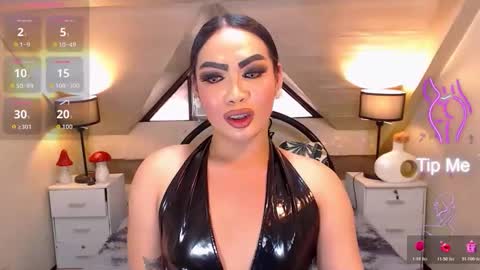 naughtyfridah online show from June 8, 1:39 am