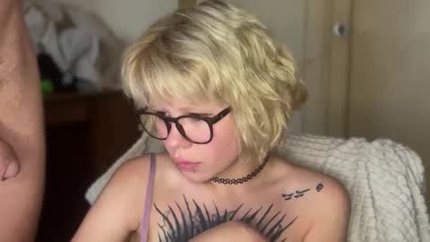 NaughtyLayla666 online show from June 8, 11:33 am