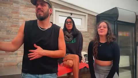 ANDREA STEPH  MIKE online show from March 4, 11:40 am