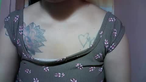 naughtymom_33 online show from November 25, 5:50 am