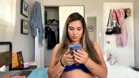 naughtynadia52 online show from December 5, 2:48 pm