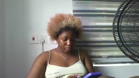 Snapshot of naughtyxpussyx chatting on October 22, 10:40 am naughtyxpussyx online show from October 22, 10:40 am