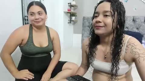 Snapshot of nay_and_aleja chatting on January 30, 2:38 am nay_and_aleja online show from January 30, 2:38 am