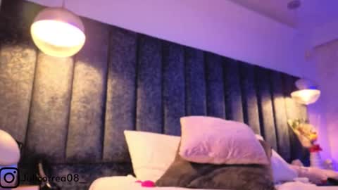 Juli  online show from December 22, 12:45 pm