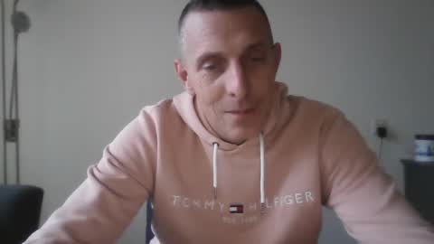 nederland77 online show from December 28, 8:48 am