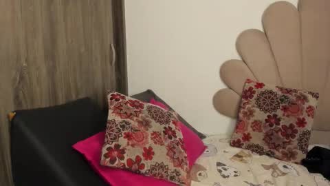 Nei turn green online show from February 24, 9:18 pm