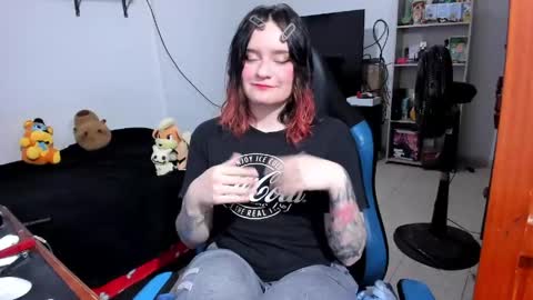 Geek Nicole    im Neeko UwU online show from April 15, 12:30 pm