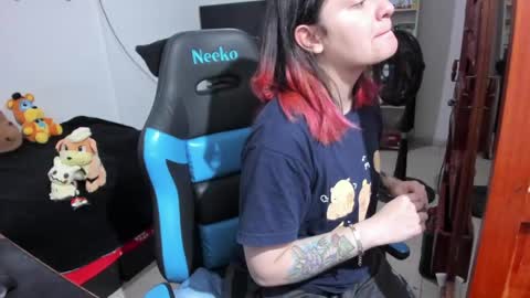 Geek Nicole    im Neeko UwU online show from April 19, 12:17 pm