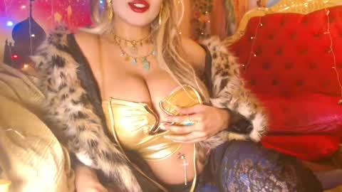 nefertari8 online show from June 22, 1:22 am