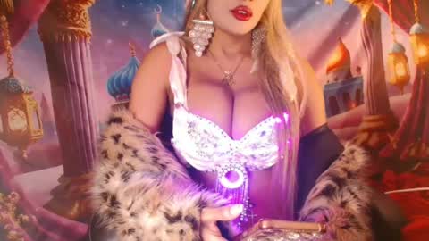 nefertari8 online show from June 28, 12:23 pm