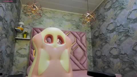 Nefer  online show from December 2, 7:07 am