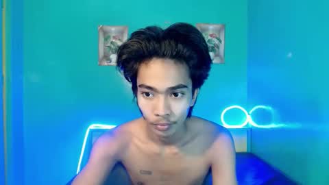 neil_asian69 online show from April 17, 7:33 am