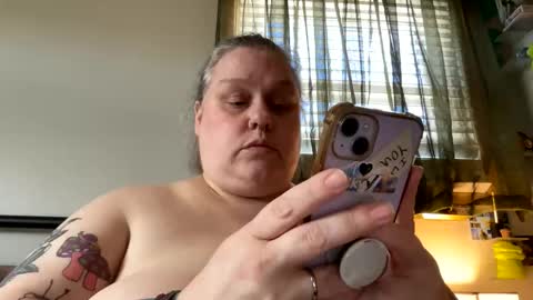 Nellie Atlas online show from April 16, 9:50 pm