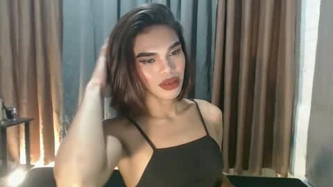 neomi online show from February 9, 9:39 pm