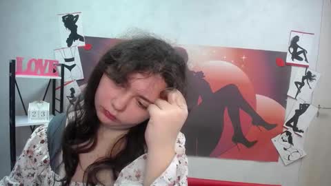 NeonilaLisova online show from November 28, 6:21 am