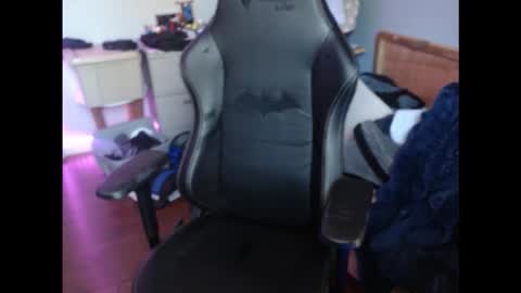 Neon online show from October 21, 7:06 pm