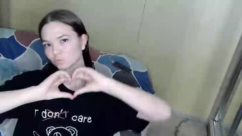 nessa2007 online show from March 16, 7:18 pm