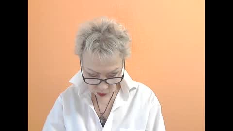 NessyJenixs online show from November 16, 8:49 am