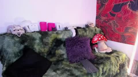 Marie    online show from June 17, 7:46 am