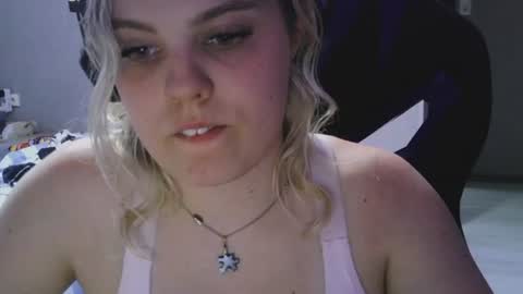 never_enoughh online show from July 28, 4:39 pm