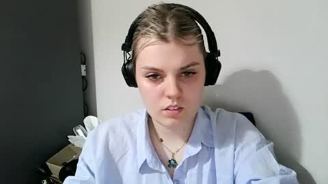 never_enoughh online show from June 16, 5:28 pm