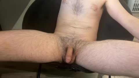 neverbeenhornyb4 online show from April 9, 12:14 am