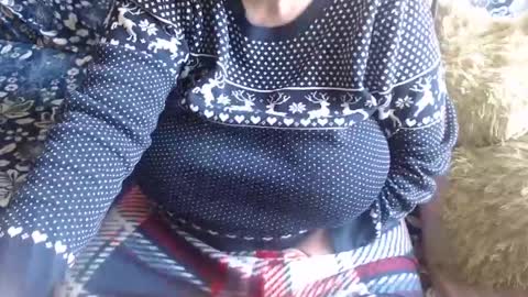 Snapshot of new_milf chatting on March 3, 9:11 am Lilly online show from March 3, 9:11 am