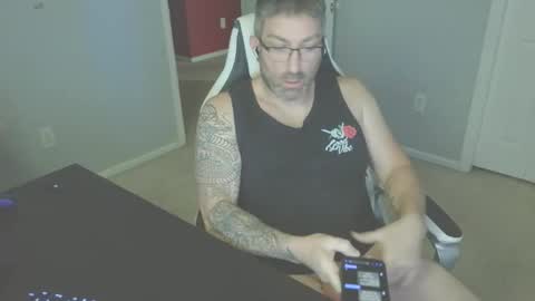 newevo online show from June 3, 10:04 pm