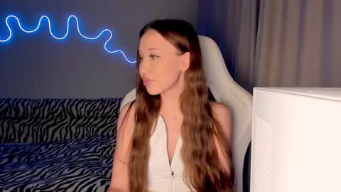 Mina online show from November 13, 1:47 pm