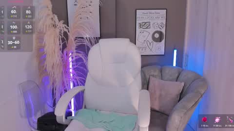 Nia online show from January 16, 3:32 pm