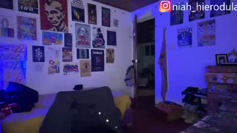 niah online show from July 8, 1:53 am