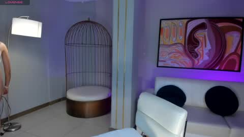 SQUIRTER DOLL    online show from June 9, 7:46 pm