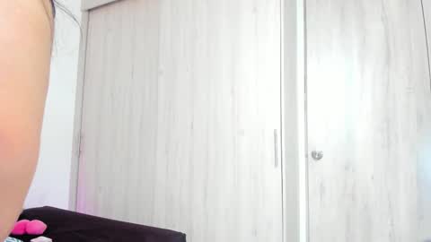  Nia  online show from October 29, 5:58 pm