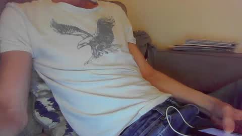 Snapshot of niceguyandrew chatting on December 4, 9:18 pm Andrew online show from December 4, 9:18 pm